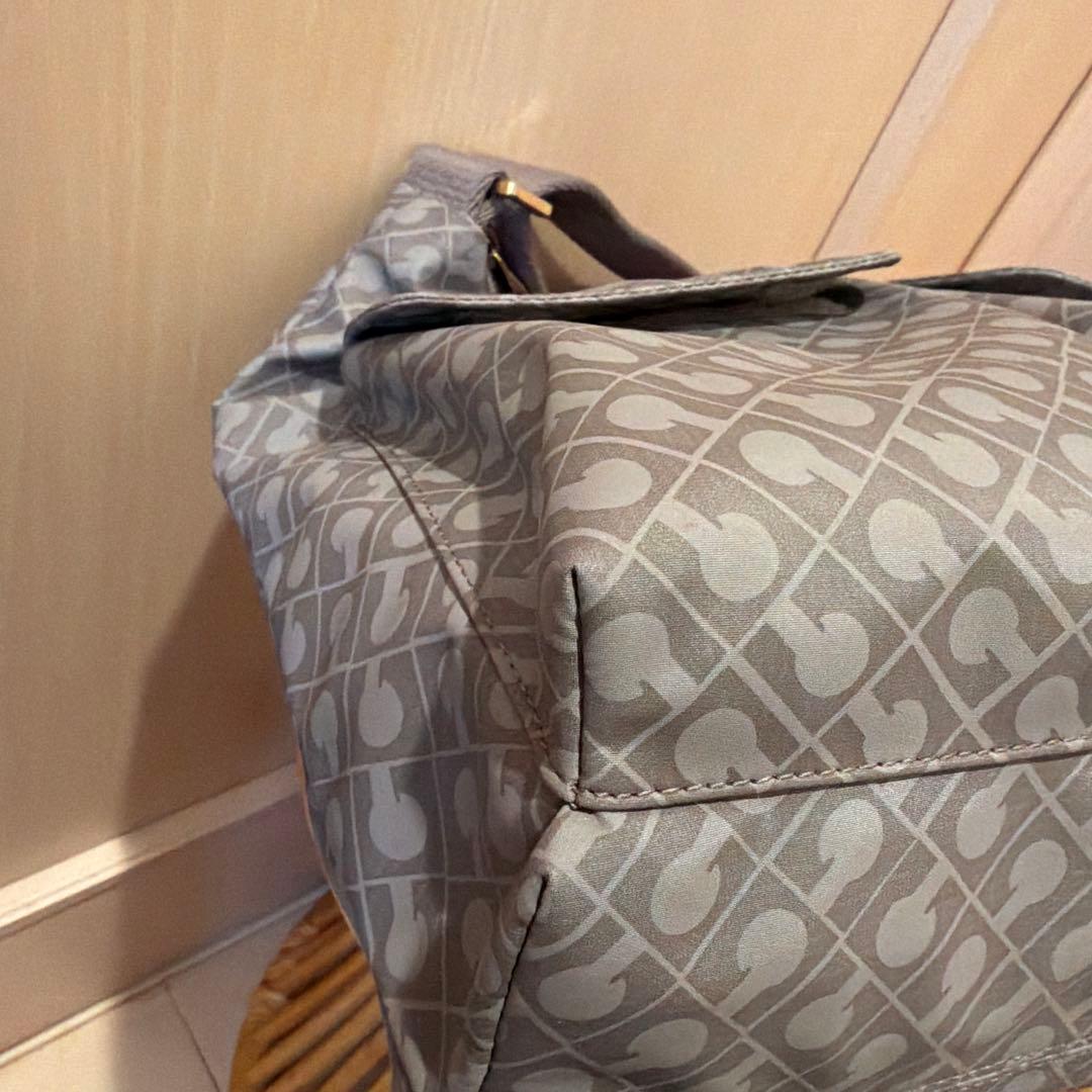 ゲラルディーニ　グレー ショルダーバッグ