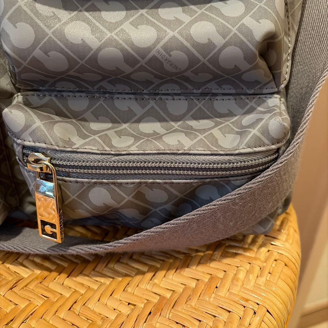 ゲラルディーニ　グレー ショルダーバッグ