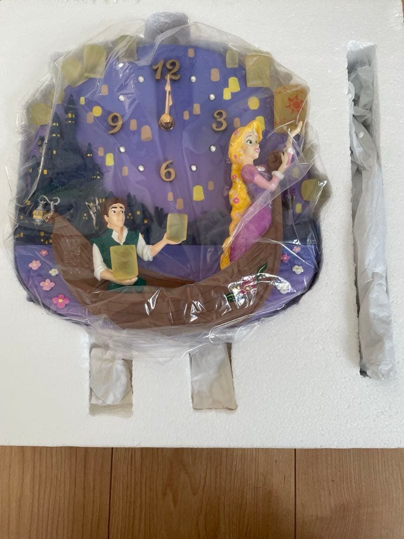 本日24時まで　ラプンツェル　パスカル 時計 Light＆Clock