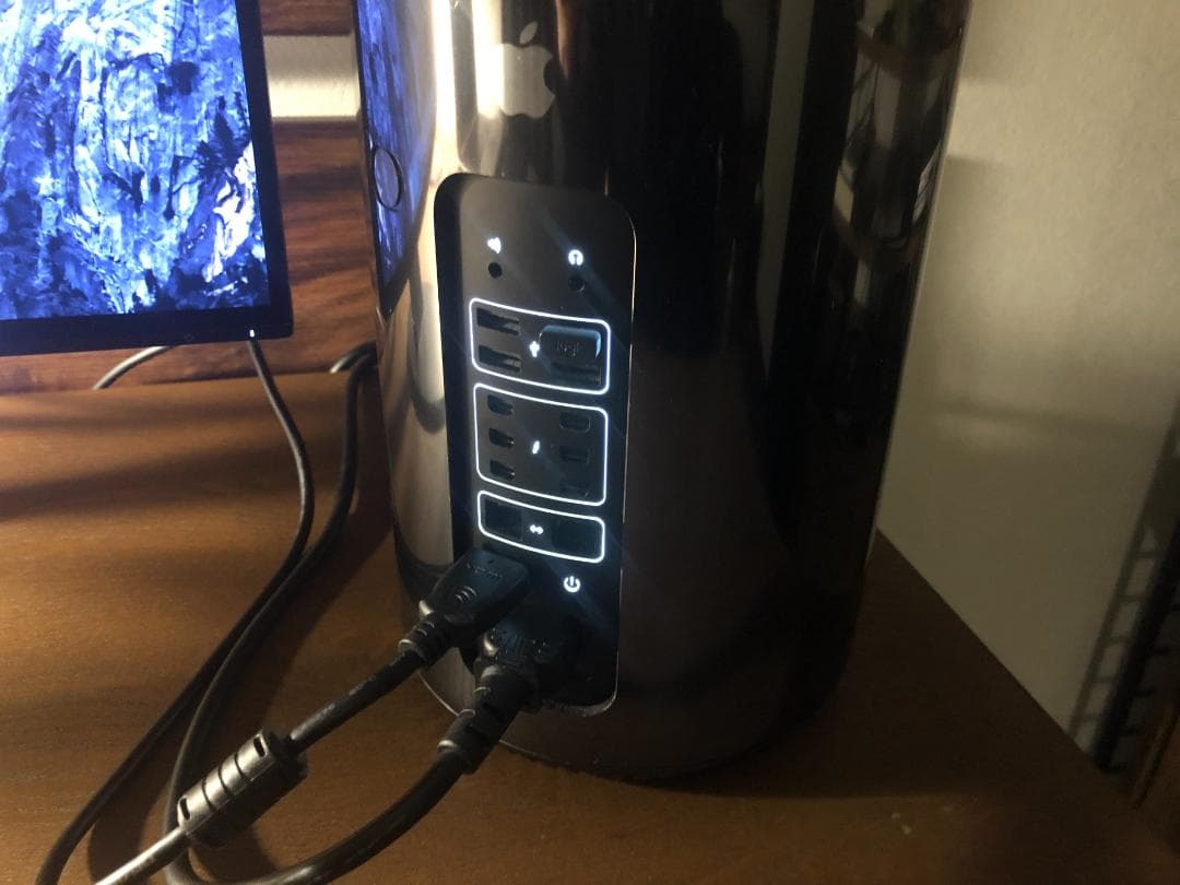 Mac Pro 2013 ジャンク品 (PC本体のみ、モニターは付属しません)