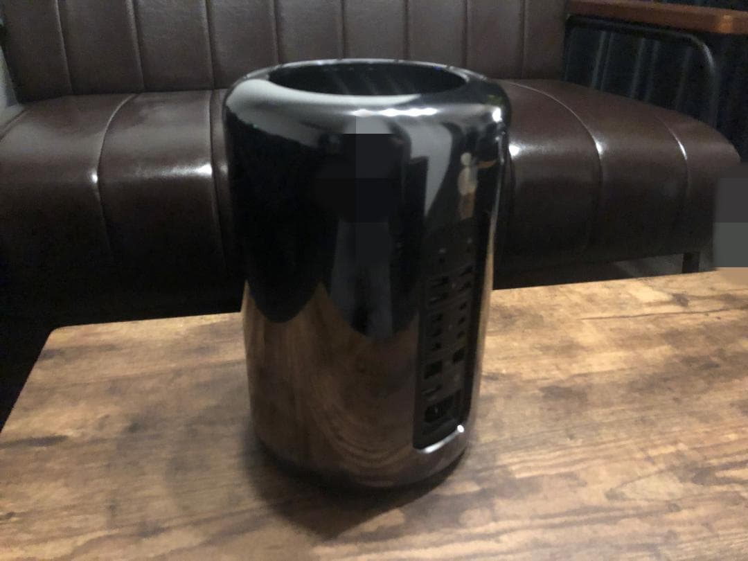 Mac Pro 2013 ジャンク品 (PC本体のみ、モニターは付属しません)