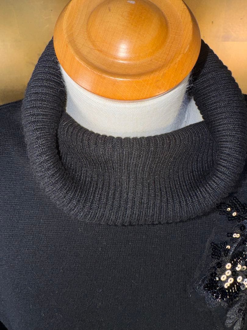 【スーパービューティ】新品タグ付き定価22,000円ビジューニットワンピース42