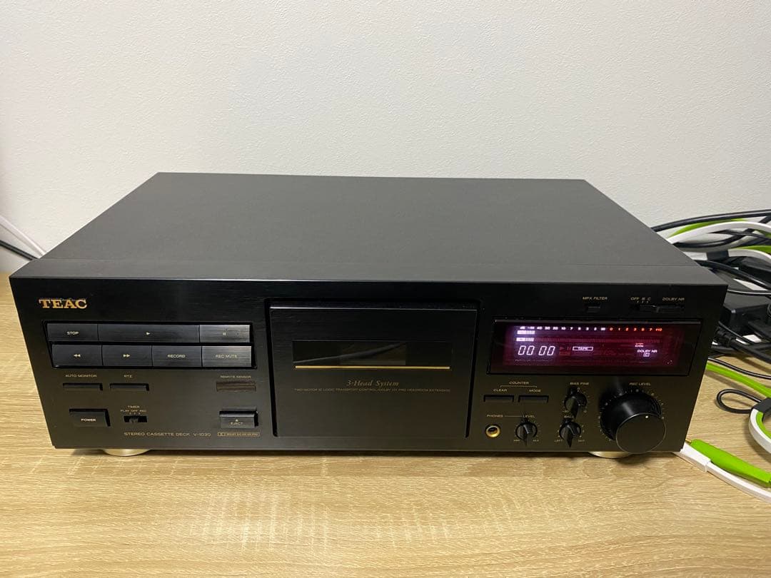 オーバーホール品TEAC カセットデッキ「V-1030」　動作OK 3ヘッド