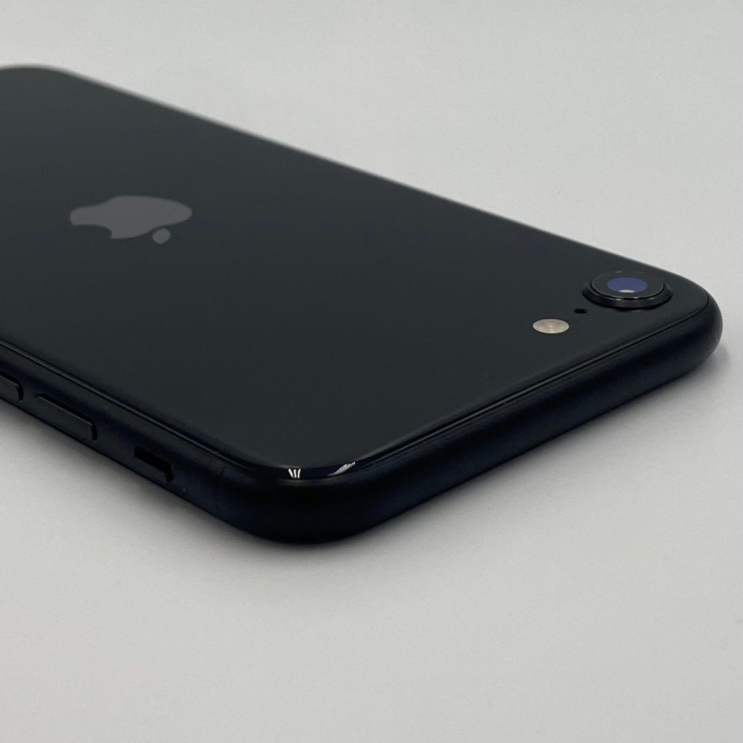 美品 Apple iPhone SE (MX9R2J/A)