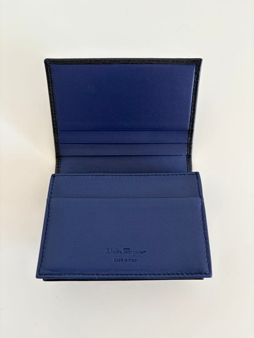 【サルヴァトーレ・フェラガモ]】名刺入れ