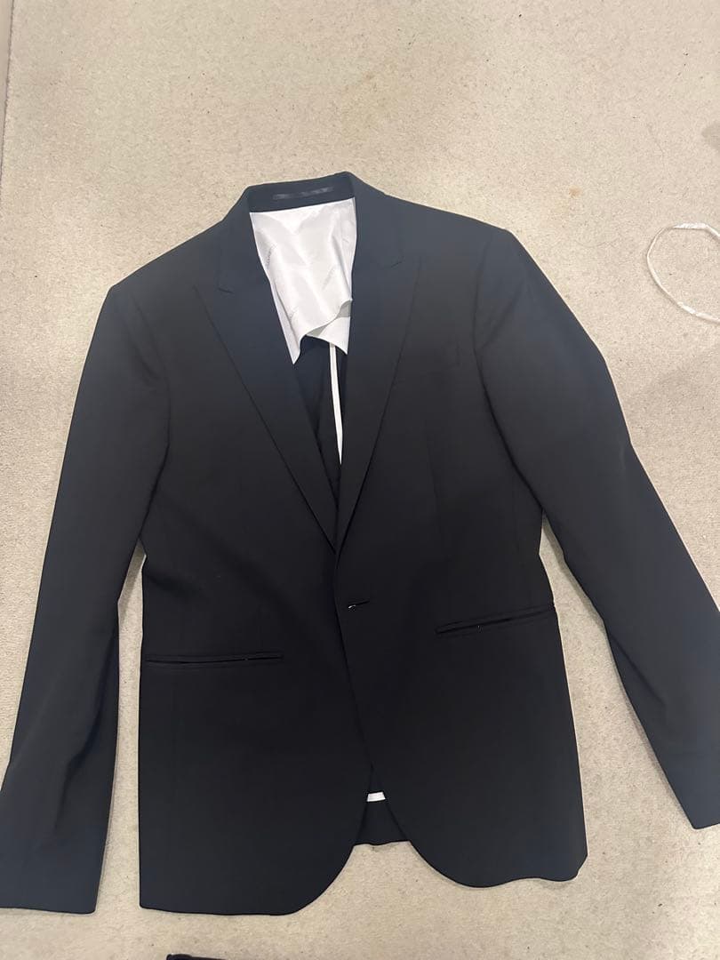 未使用に近い　DSQUARED2 スーツ サイズ50 ブラック