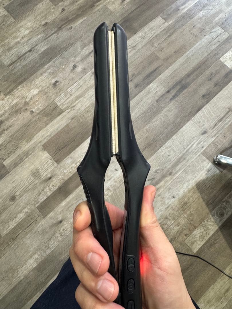 s*a様 ラディアント　ストレートアイロン　美品　限定カラー