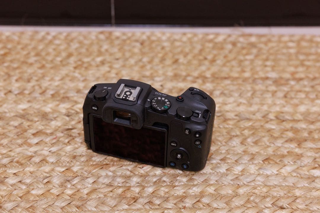 Canon EOS RP ミラーレス一眼 本体と付属品