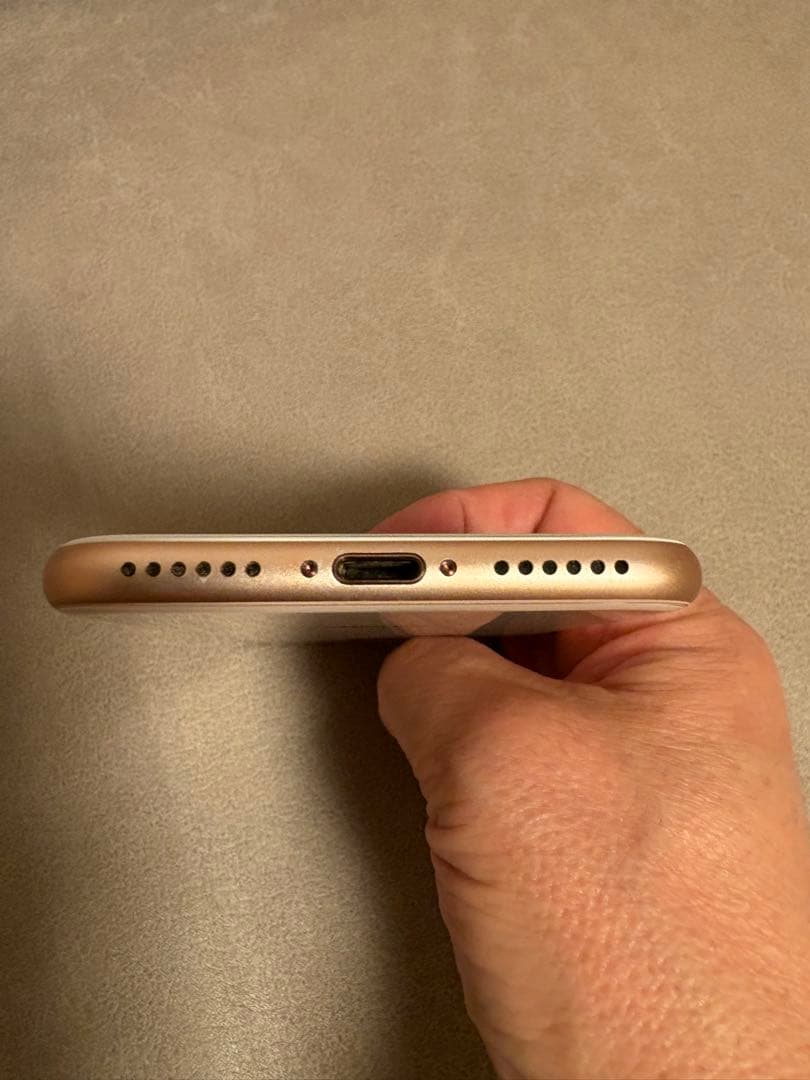 Iphone8 64GB ゴールド バッテリー97%