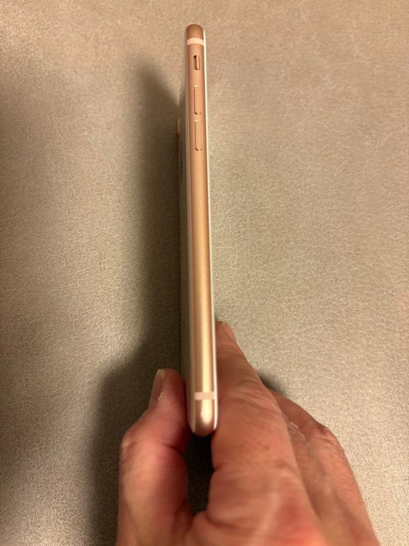 Iphone8 64GB ゴールド バッテリー97%