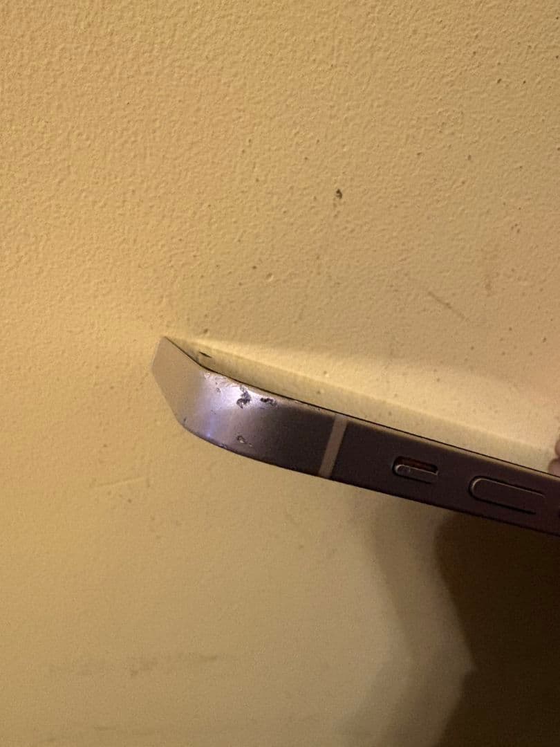 iPhone 12 64GB ホワイト docomo　SIMロックあり