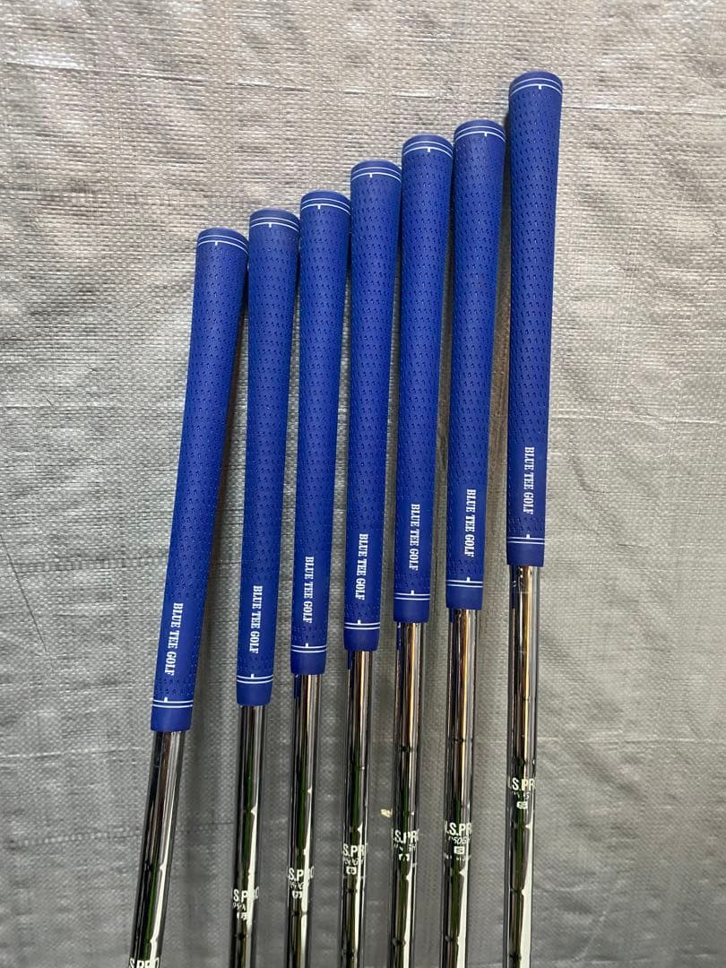 【名器！】ツアーステージ　V7000 メンズ　アイアンセット　グリップ新品