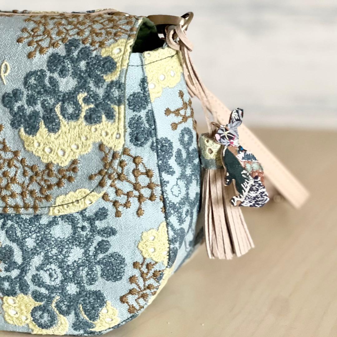 ミナペルホネン コロンとしたショルダーバッグMB504-051