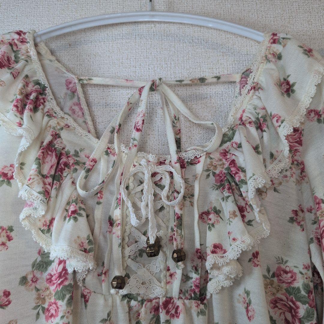 ♡LIZLISA♡flower 平成ギャル リズリサレース編み上げ花柄トップス