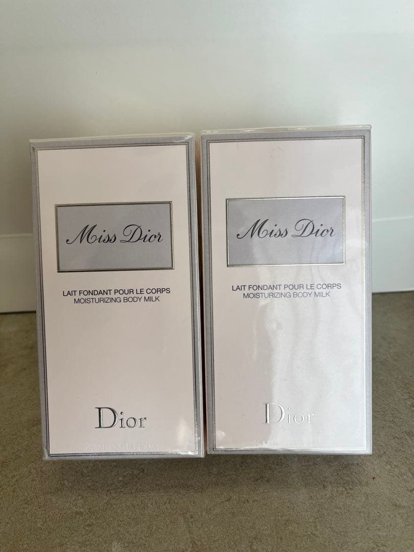 Miss Dior Moisturizing Body Milk 2本セット