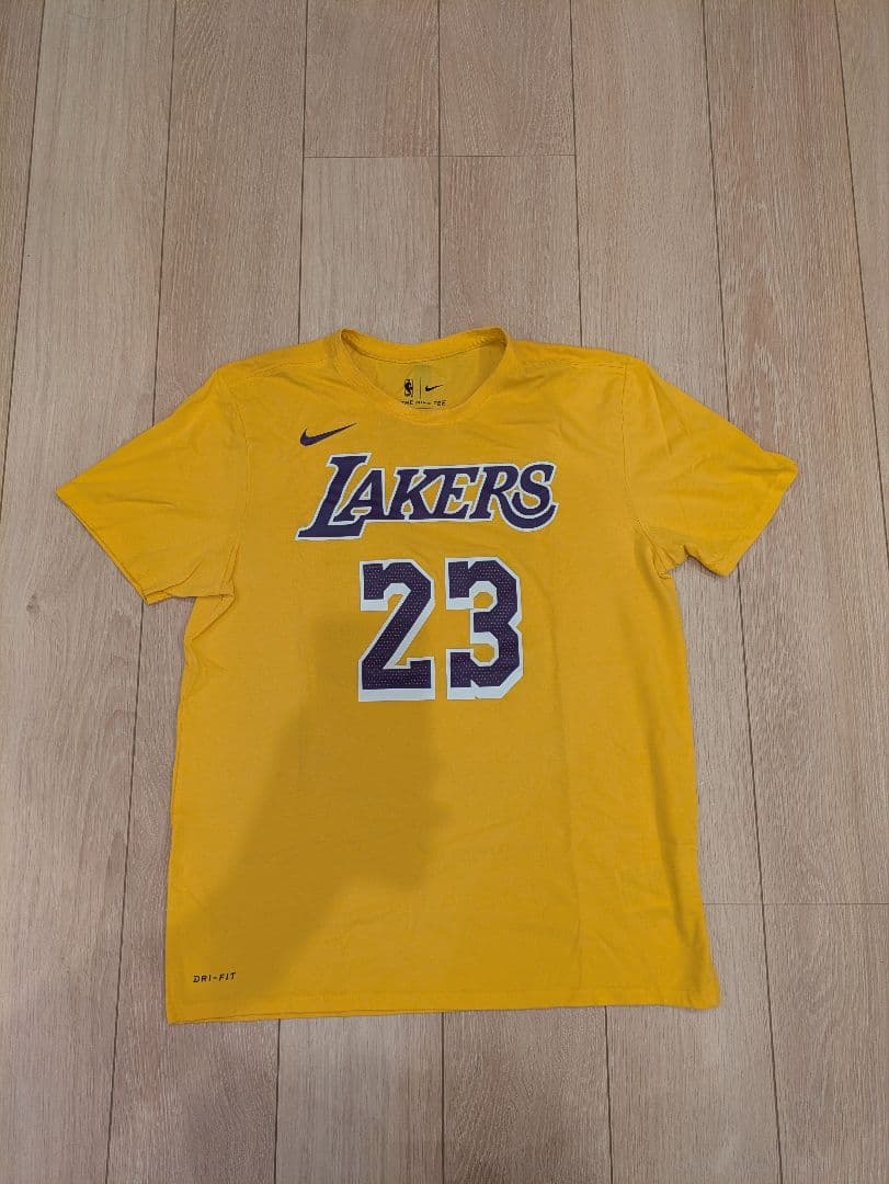 ナイキ　ニューエラ　レイカーズ　パーカー　タンクトップ　Tシャツ