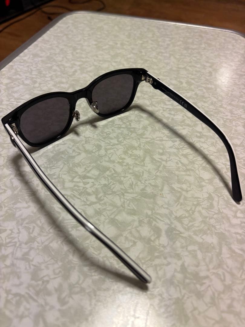 モンクレール　レディース　サングラス