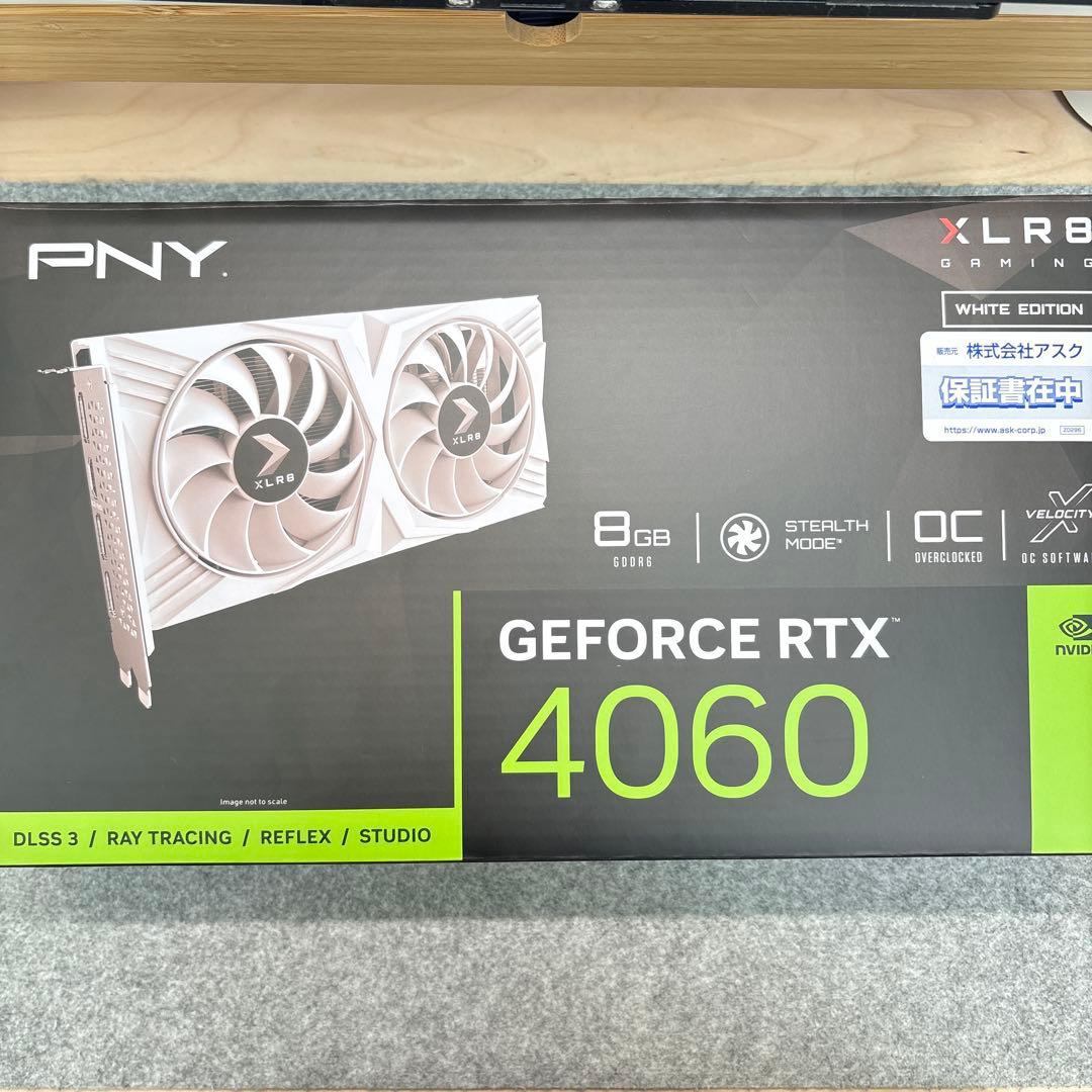 PNY GeForce RTX 4060 8GB ホワイトエディション