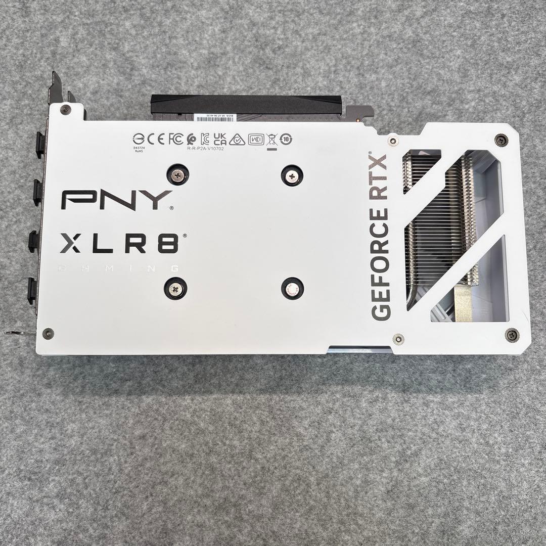 PNY GeForce RTX 4060 8GB ホワイトエディション