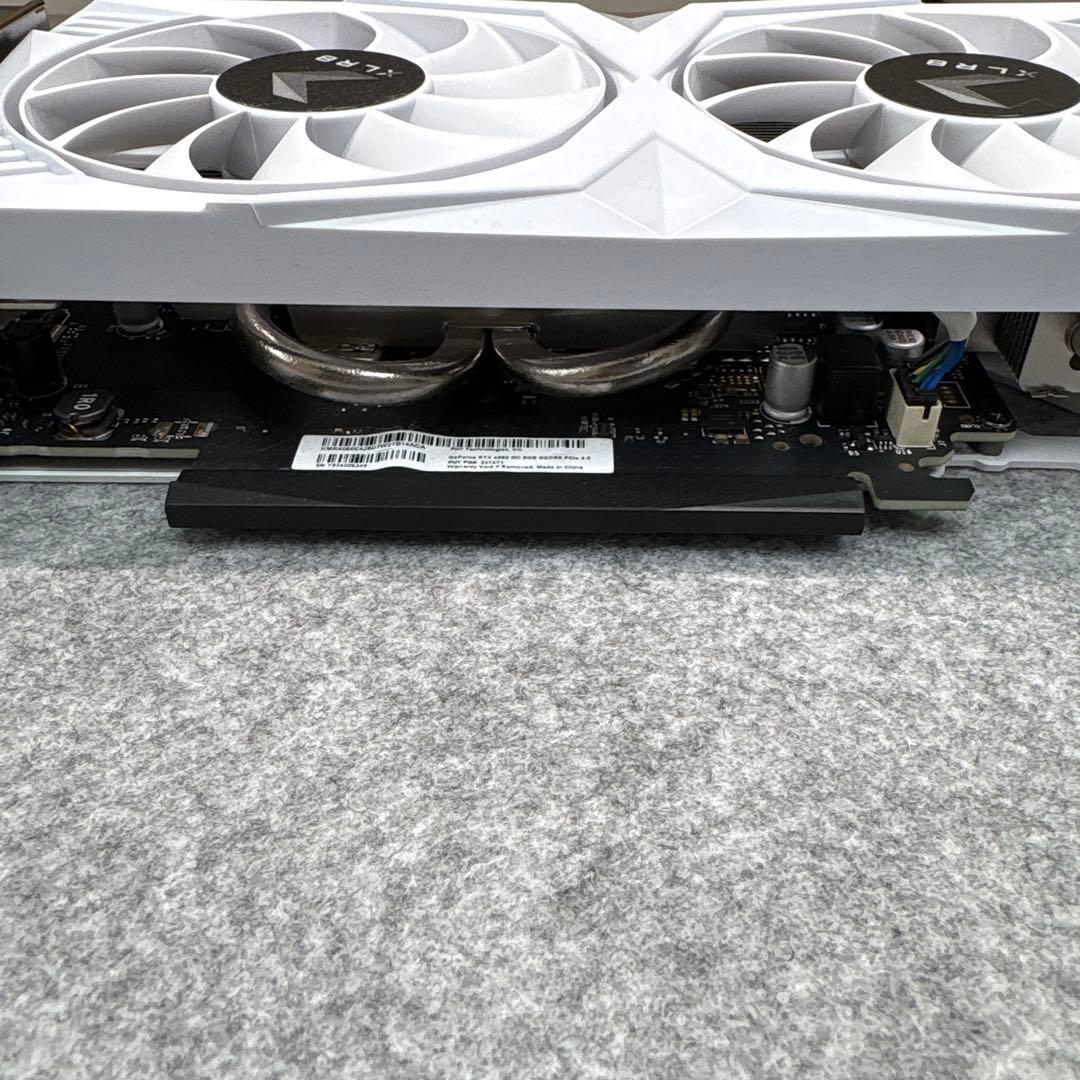 PNY GeForce RTX 4060 8GB ホワイトエディション