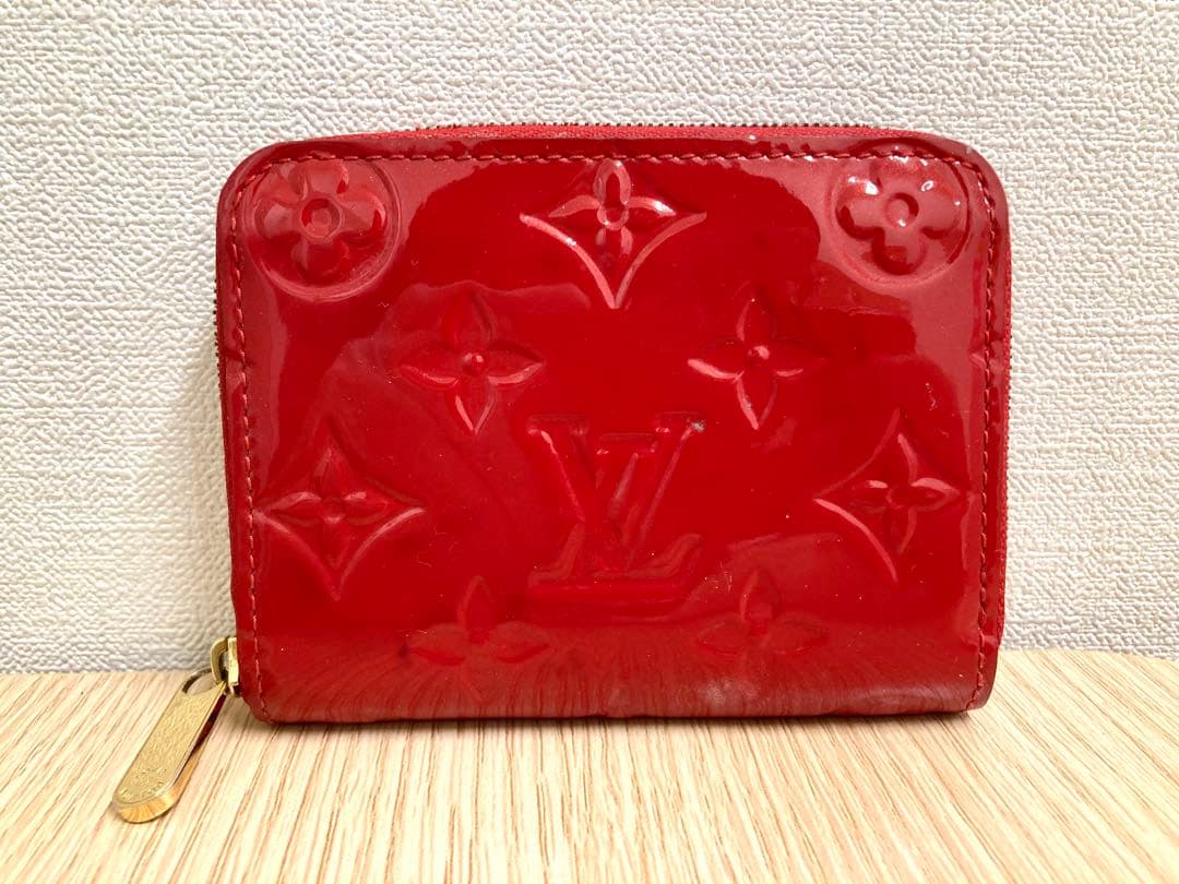 LOUIS VUITTON モノグラム ヴェルニ ジッピーパスケース