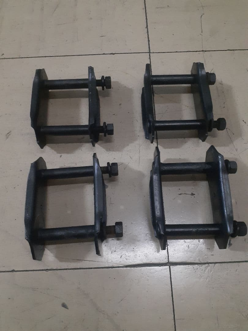 【送料無料】 ジムニー JA11 純正 シャックル 4個セット