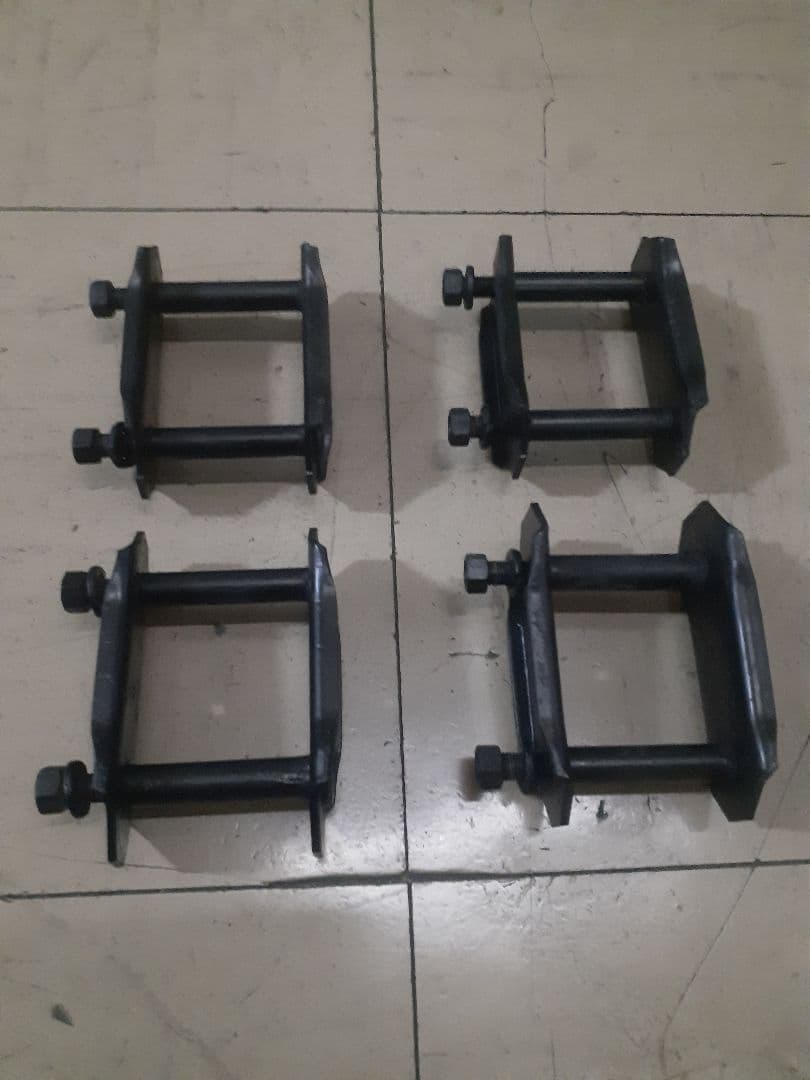 【送料無料】 ジムニー JA11 純正 シャックル 4個セット