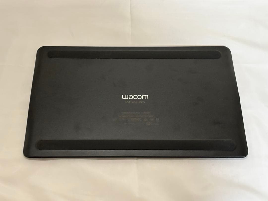 Wacom ペンタブレット Intuos Pro PTH-660