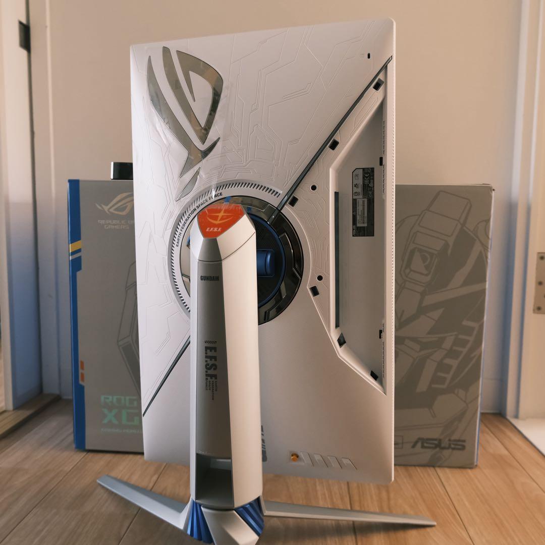 GUNDAM 27インチゲーミングモニター　ASUS