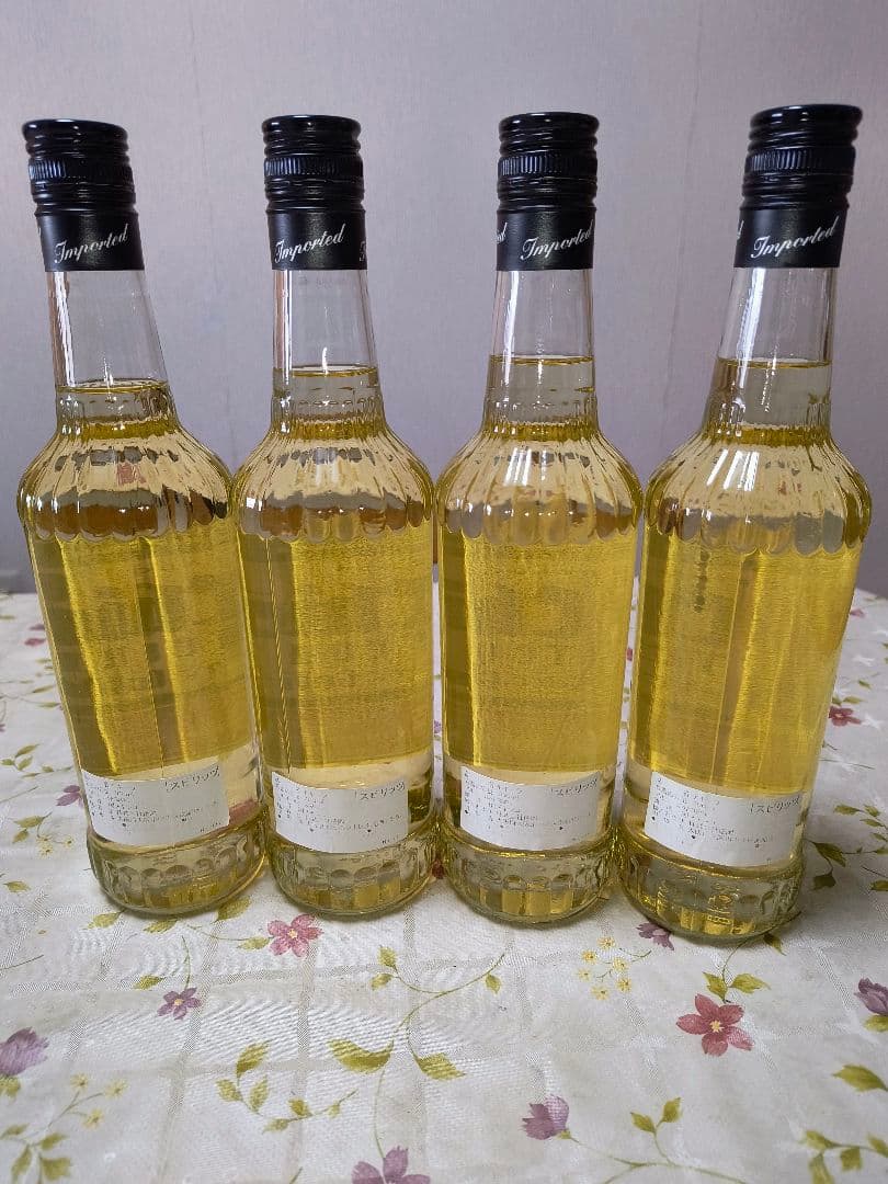 ラ・チカ テキーラ ４本ゴールドメキシコ・ハリスコ州 すっきり味38度700ml