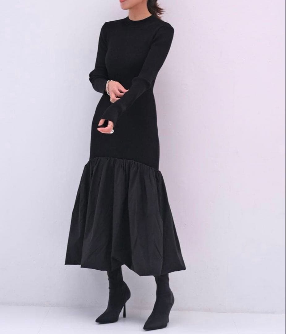 23AW 新品タグ付き　AKTE ヘムバルーンニットワンピース　リブニット