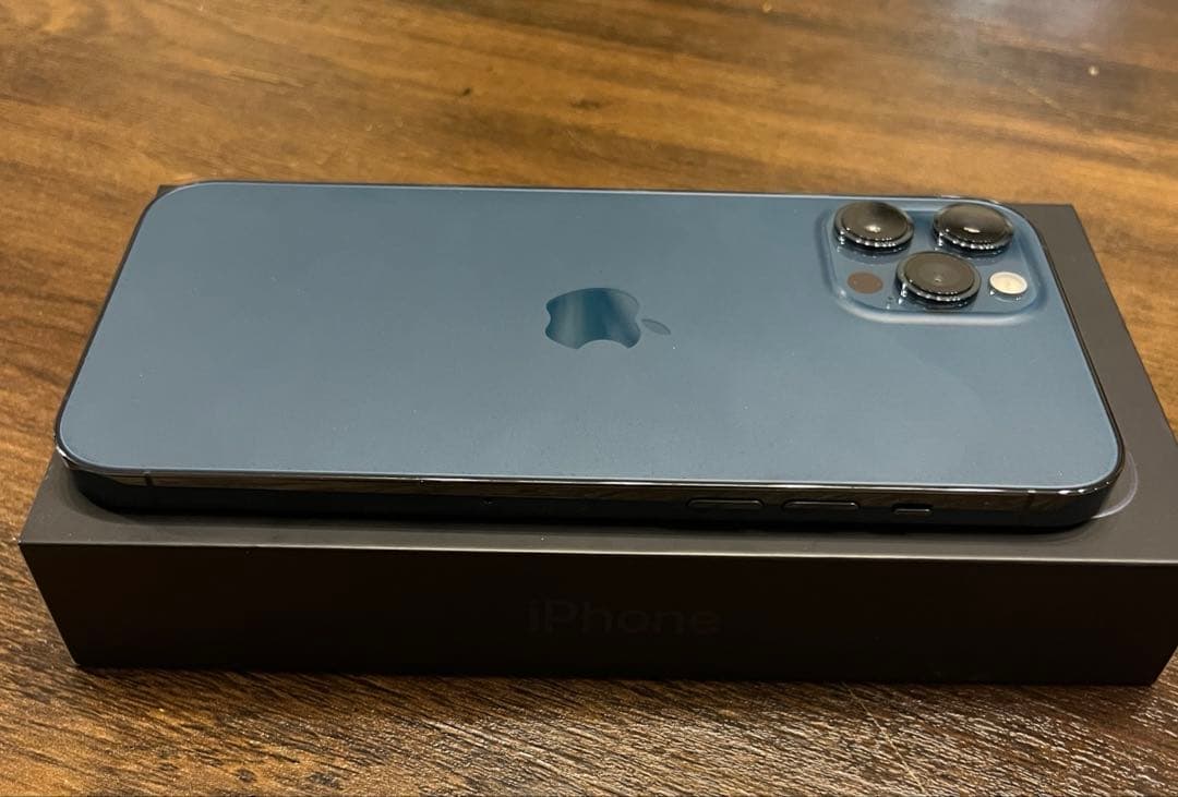 iPhone12 pro max 256GB 美品　Apple SIMフリー