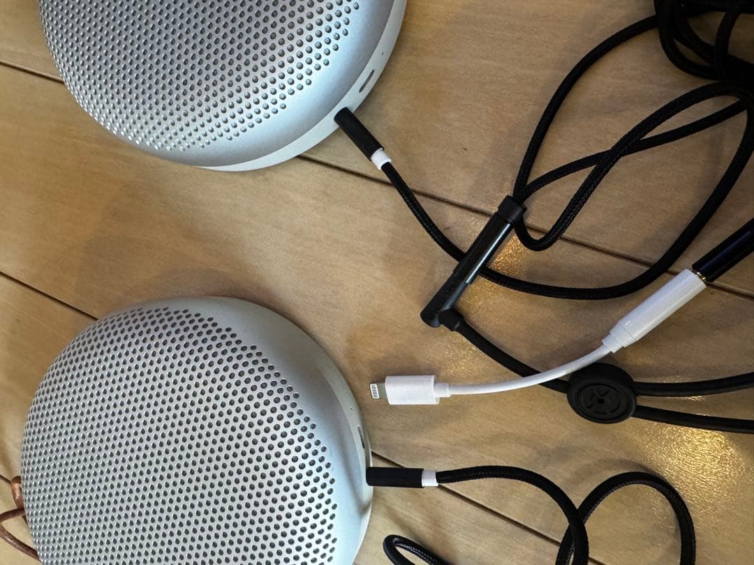 B&O バングアンドオルフセン　Beoplay A1 2個セットケーブル付き
