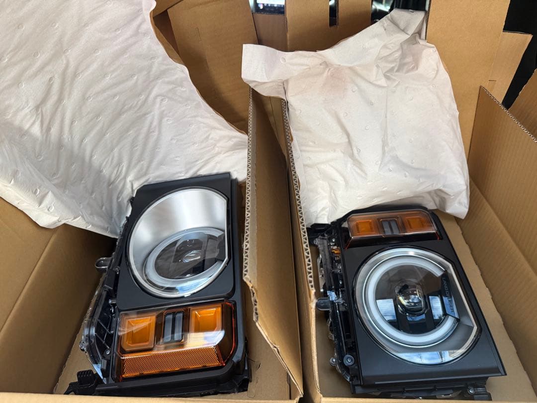 ランドクルーザー250 純正丸目ヘッドライト