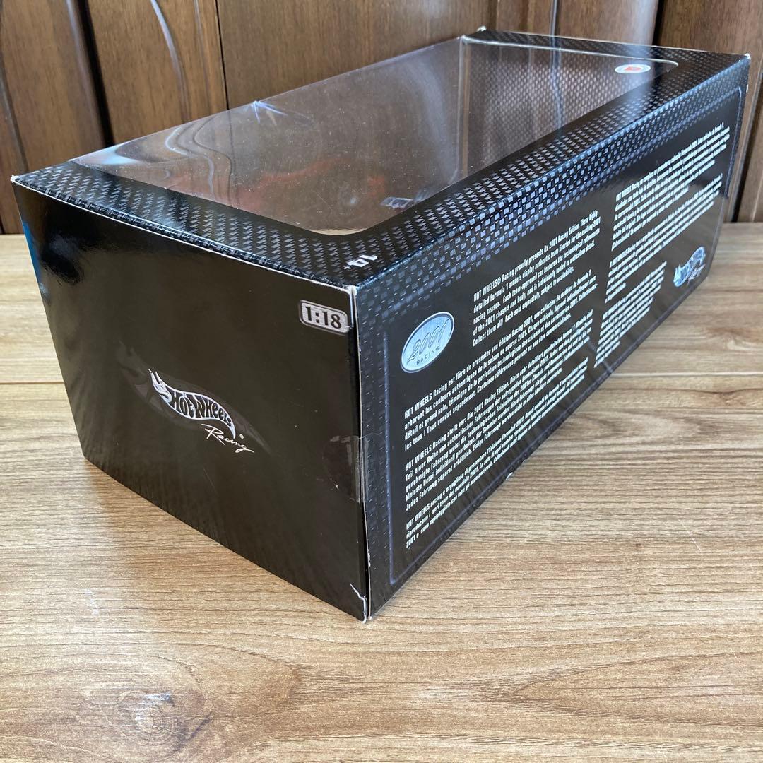 ホットウィール1/18 フェラーリ F2001 Mシューマッハ マルボロカスタム