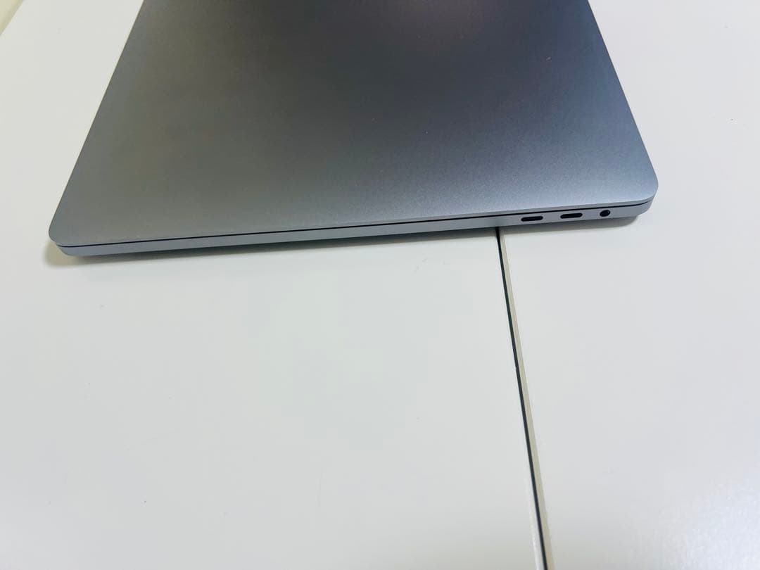 Macbook Pro 2019 16インチ i9/32GB/1TB