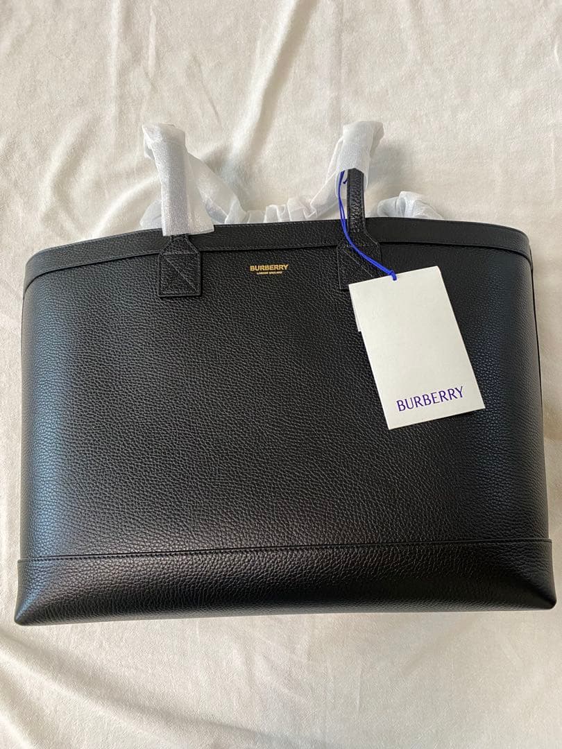 【新品未使用】BURBERRY ブラック レザー トートバッグ