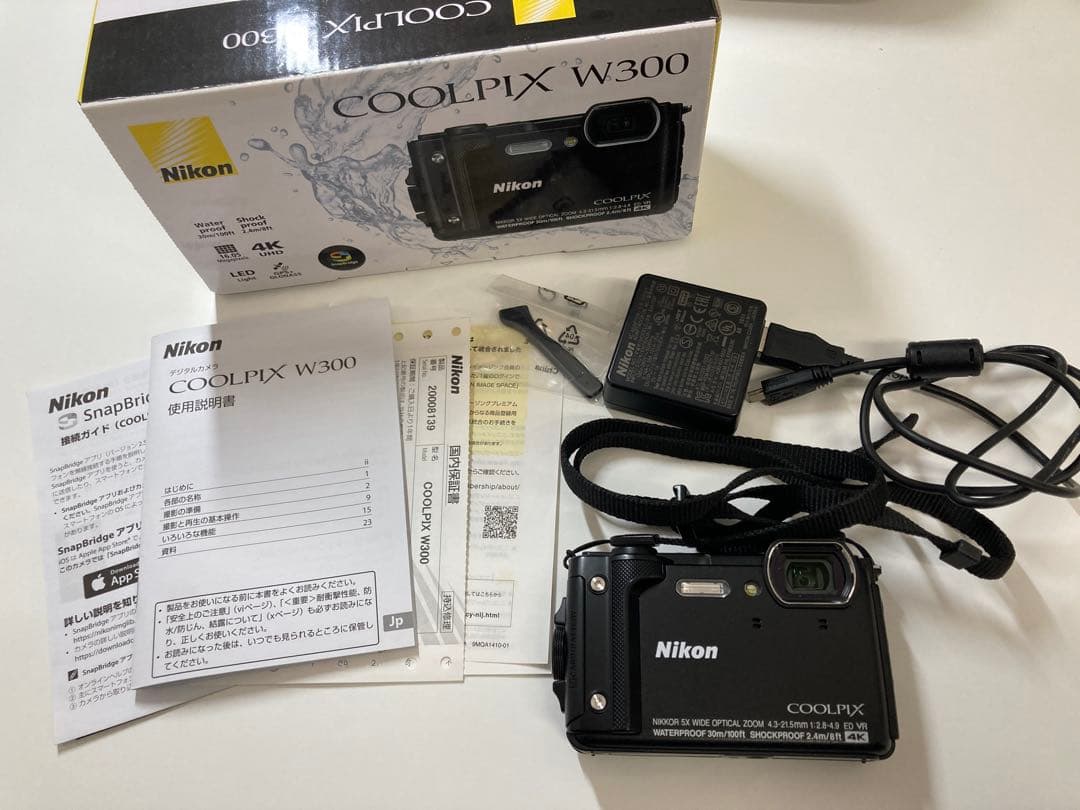 箱付き　美品　Nikon COOLPIX W300 ブラック