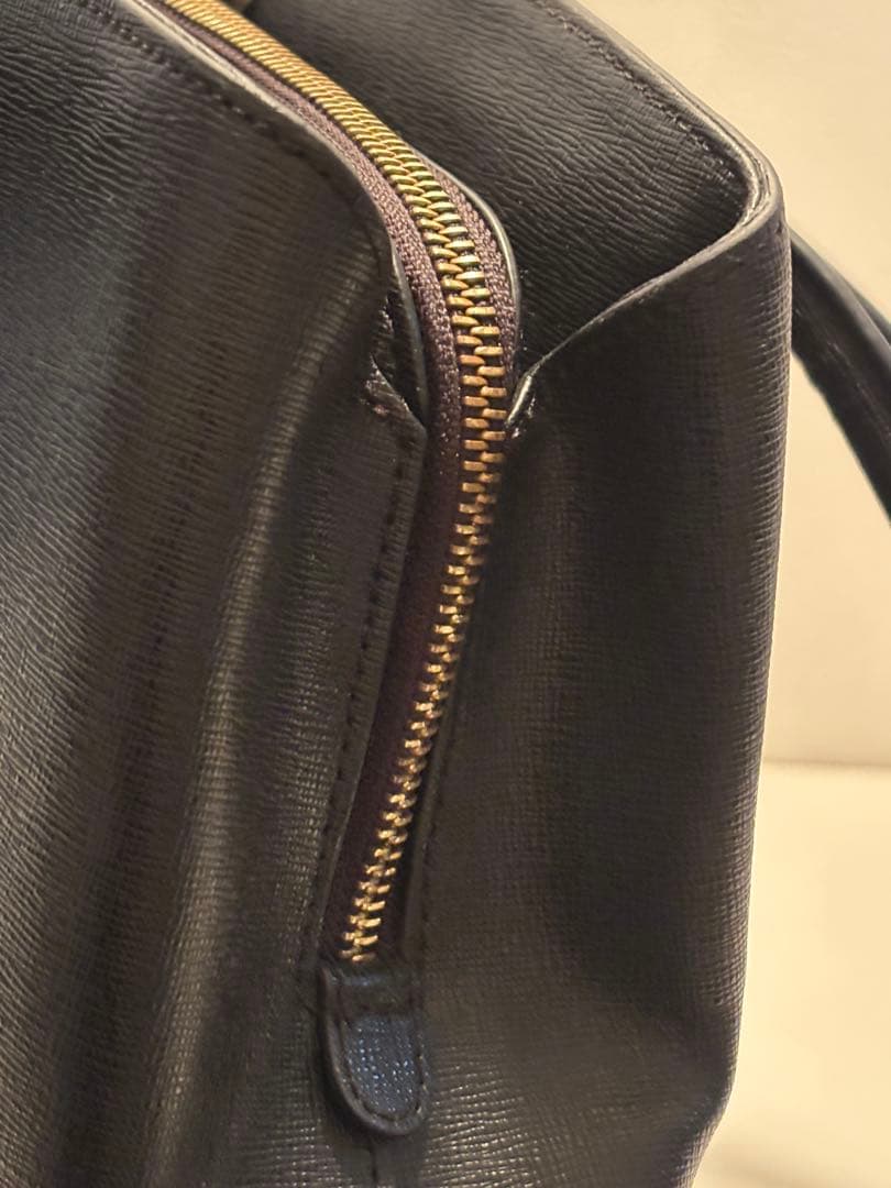 3月期間限定　FURLA トートバッグ 黒 ビジネスバッグ　A4OK 肩掛け可