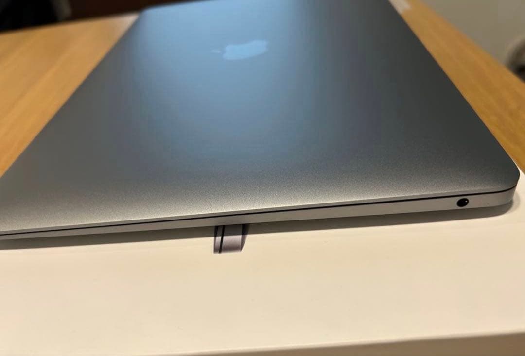 Apple MacBook Air M1 13インチスペースグレー