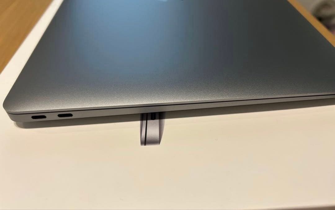 Apple MacBook Air M1 13インチスペースグレー