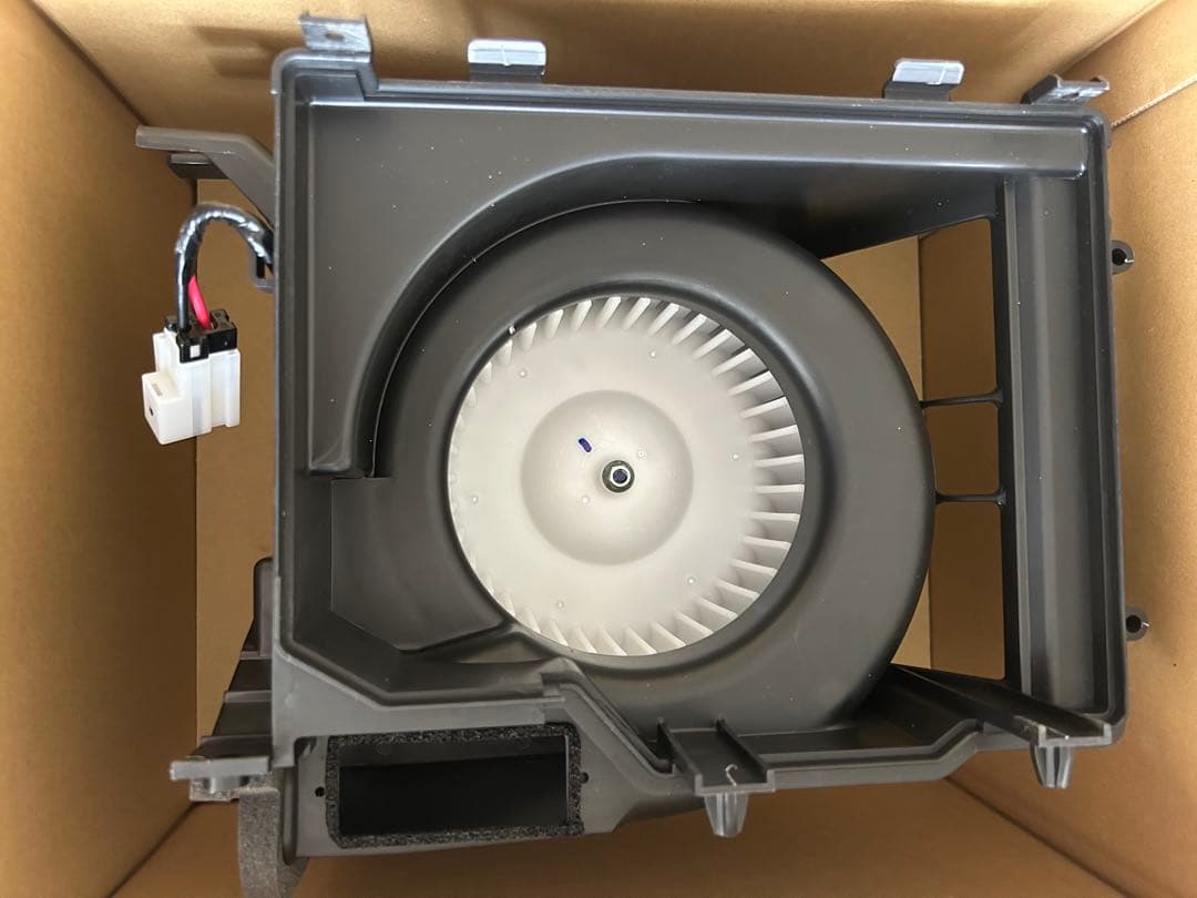 キャンターブロアモーターFE70DB 純正新品未使用ミツビシふそう純正