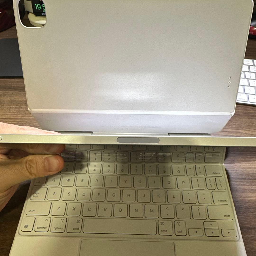 Apple iPad Pro 11インチ + Smart Keyboard