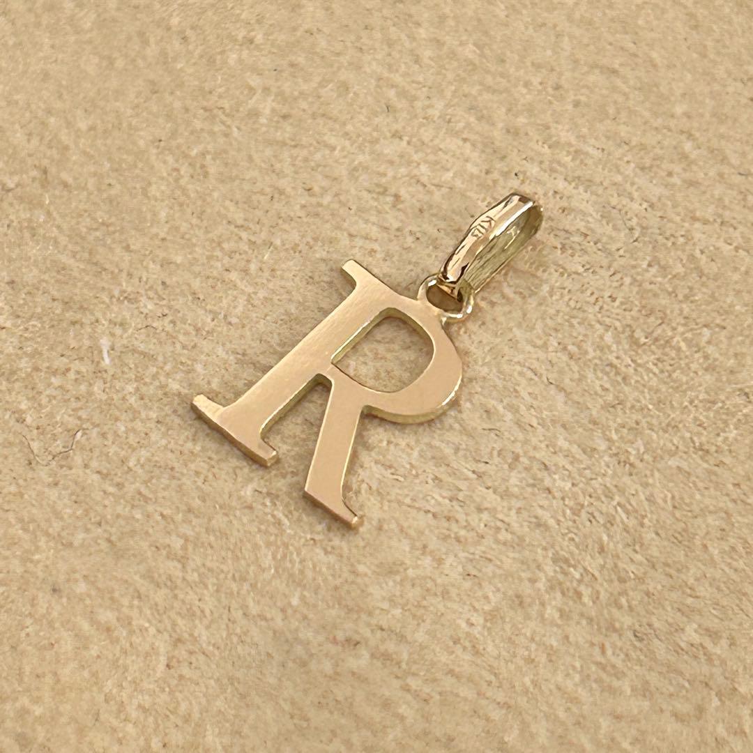 18金 K18 イニシャル アルファベット R トップ ヘッド チャーム 新品