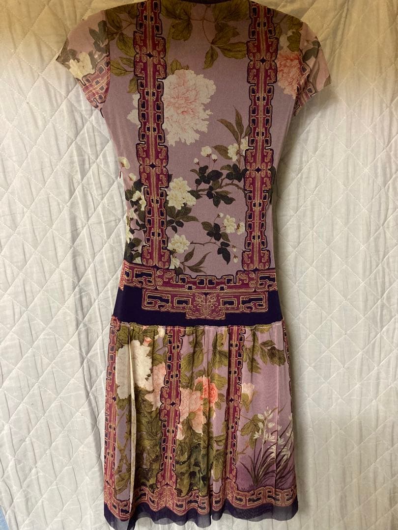 VIVIENNETAM ヴィヴィアンタム　ラティスペオニー柄短冊ワンピース