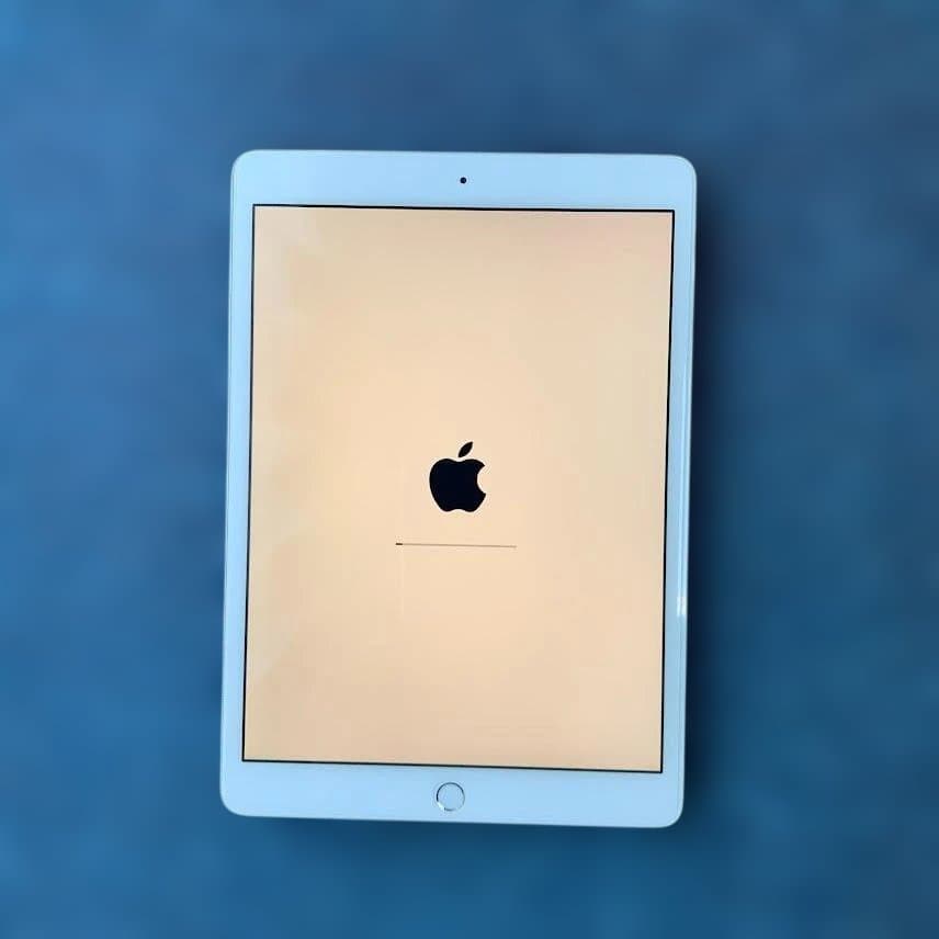 美品　Apple iPad 第8世代　Wi-Fi 32 GB