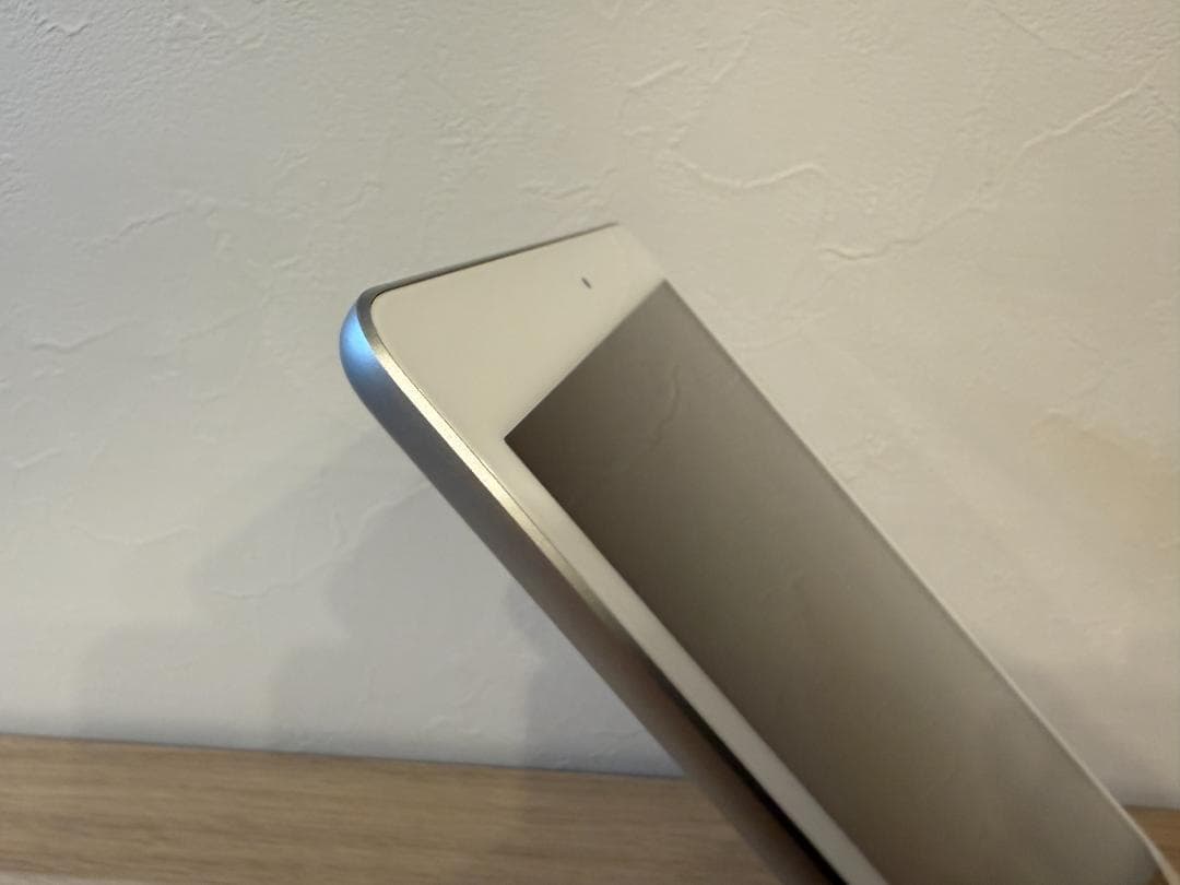 iPad 8世代　32GB 10.2インチ Wi-Fiモデル 本体