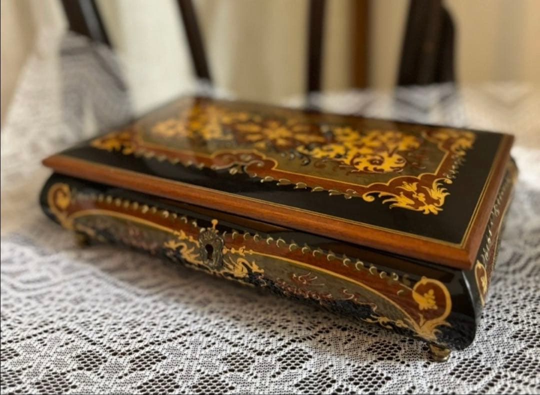 FPF★装飾的な木製オルゴールボックス★ イタリア製 象嵌 オルゴール★