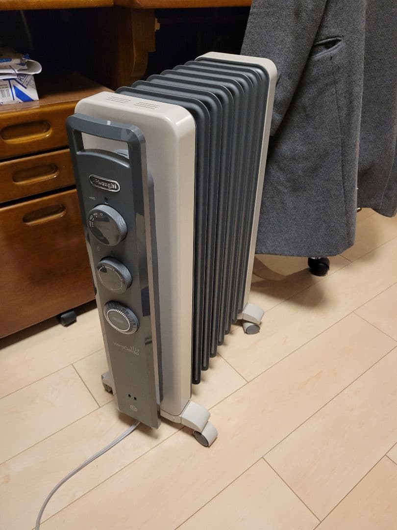 デロンギ　オイルヒーター　RHJ21FO812-GY