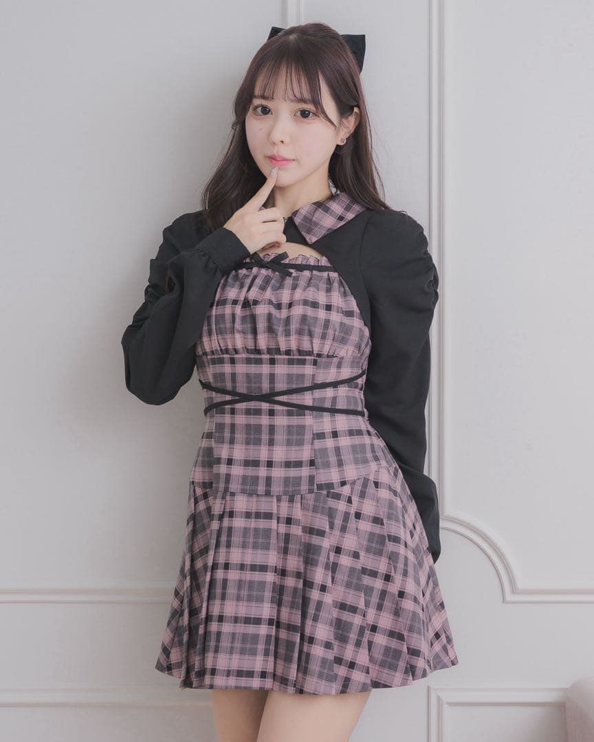 ぽ*た様 pium カットアウトレイヤードプリーツミニワンピ